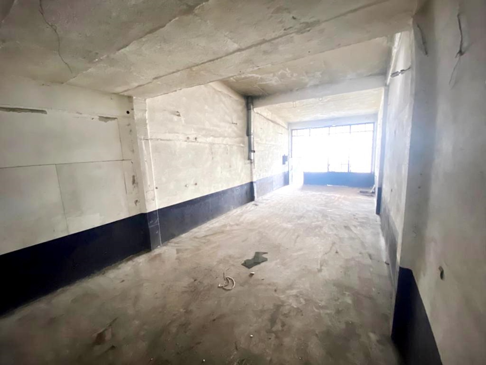 ZAFER SANAYİ SİTESİNDE 120m² SATILIK İŞYERİ