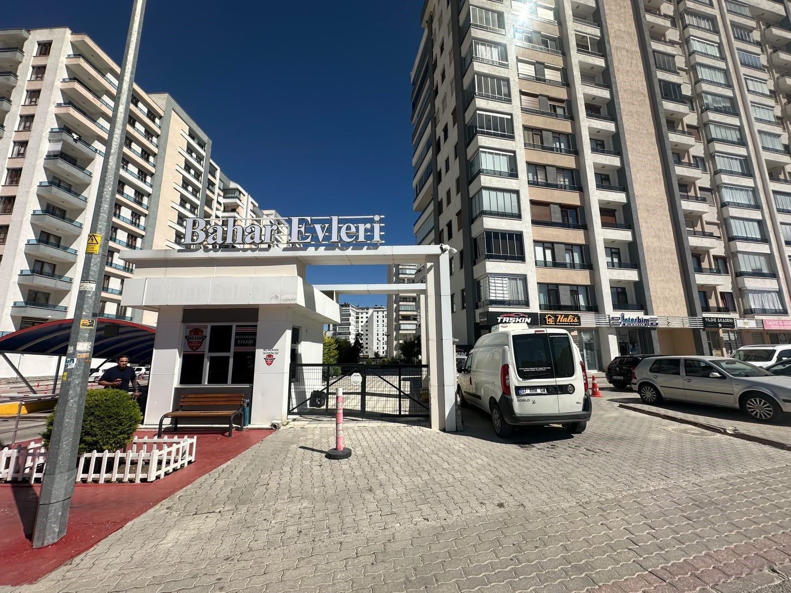 MERAM ALAVARDI MAH BEĞEN BAHAR EVLERİNDE 4+1 KİRALIK LÜKS DAİRE