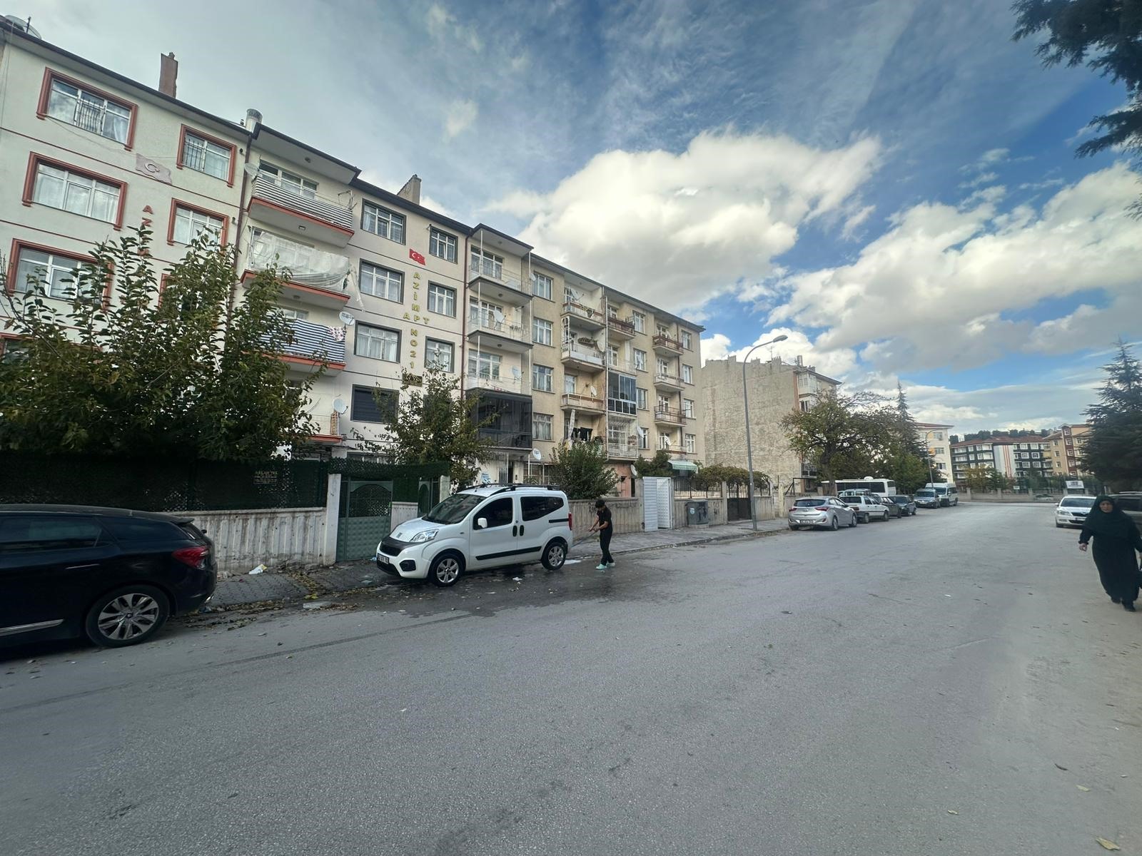 FATİH MAH TRAMVAYA YAKIN 2+1 ARA KAT 120m² SATILIK DAİRE