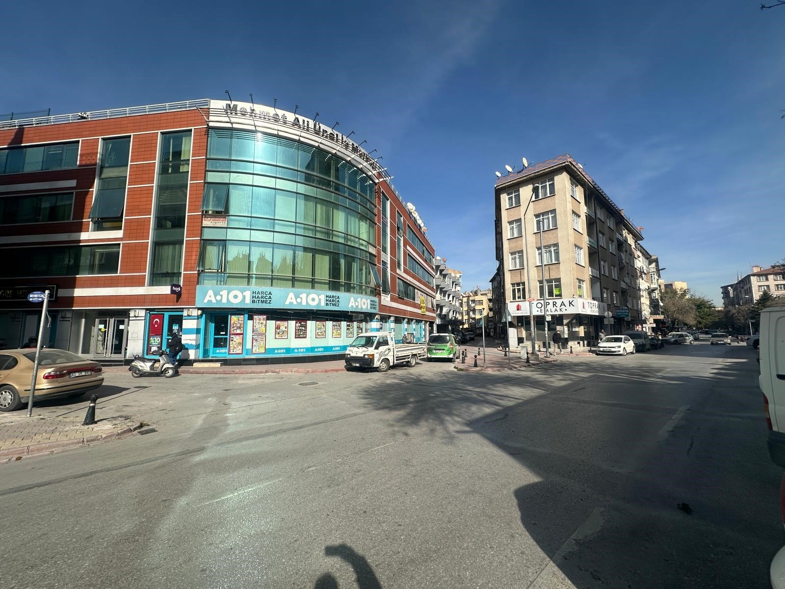 İHSANİYE KAVŞAĞI CİVARI 130 m² BAKIMLI 2+1 OFİS BÜRO