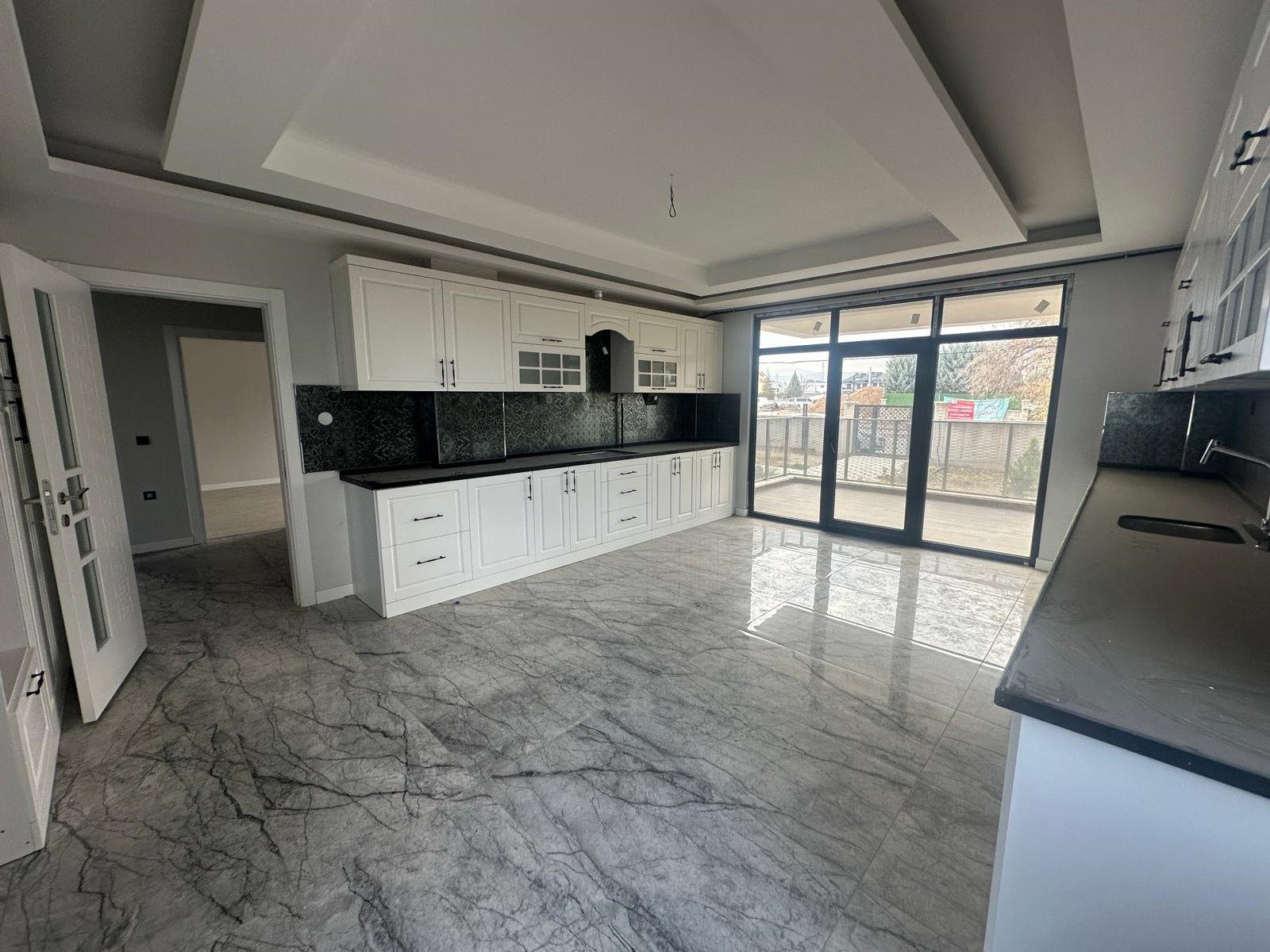 KONYA STADYUM KARSISINDA MÜSTAKIL 5+1 DUBLEKS SIFIR BAHÇELI VILLA